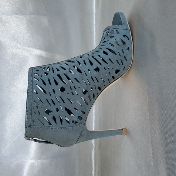 🆕️ White House Black Market Stacey Wintergreen Laser-Cut Booties SIZE: 10M - Picture 2 of 8